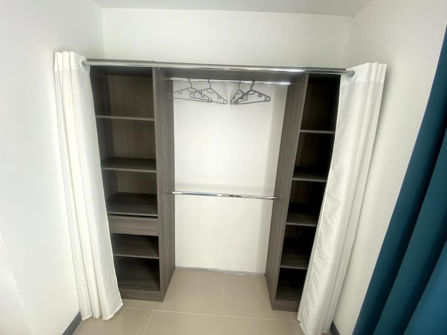 Appartement T4 Cosi: Tv Netflix Parking Montelimar Luaran gambar