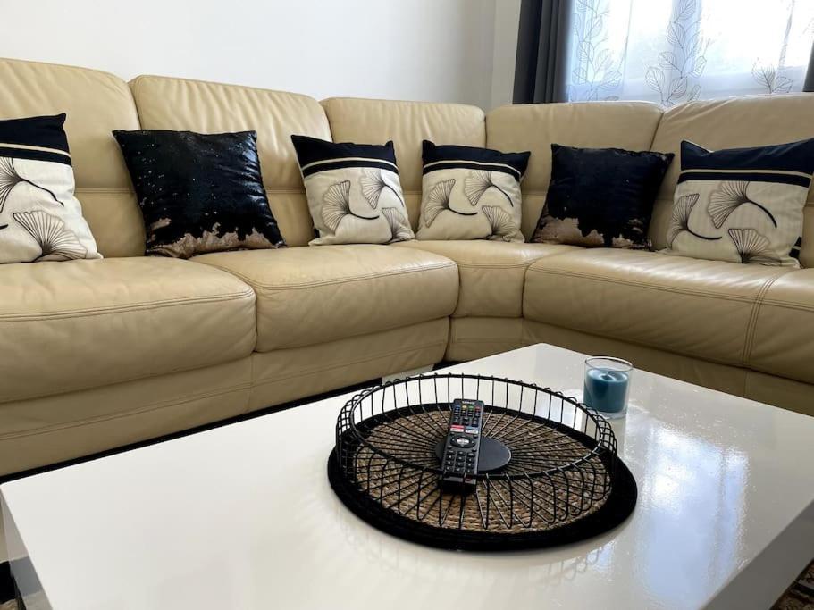 Appartement T4 Cosi: Tv Netflix Parking Montelimar Luaran gambar